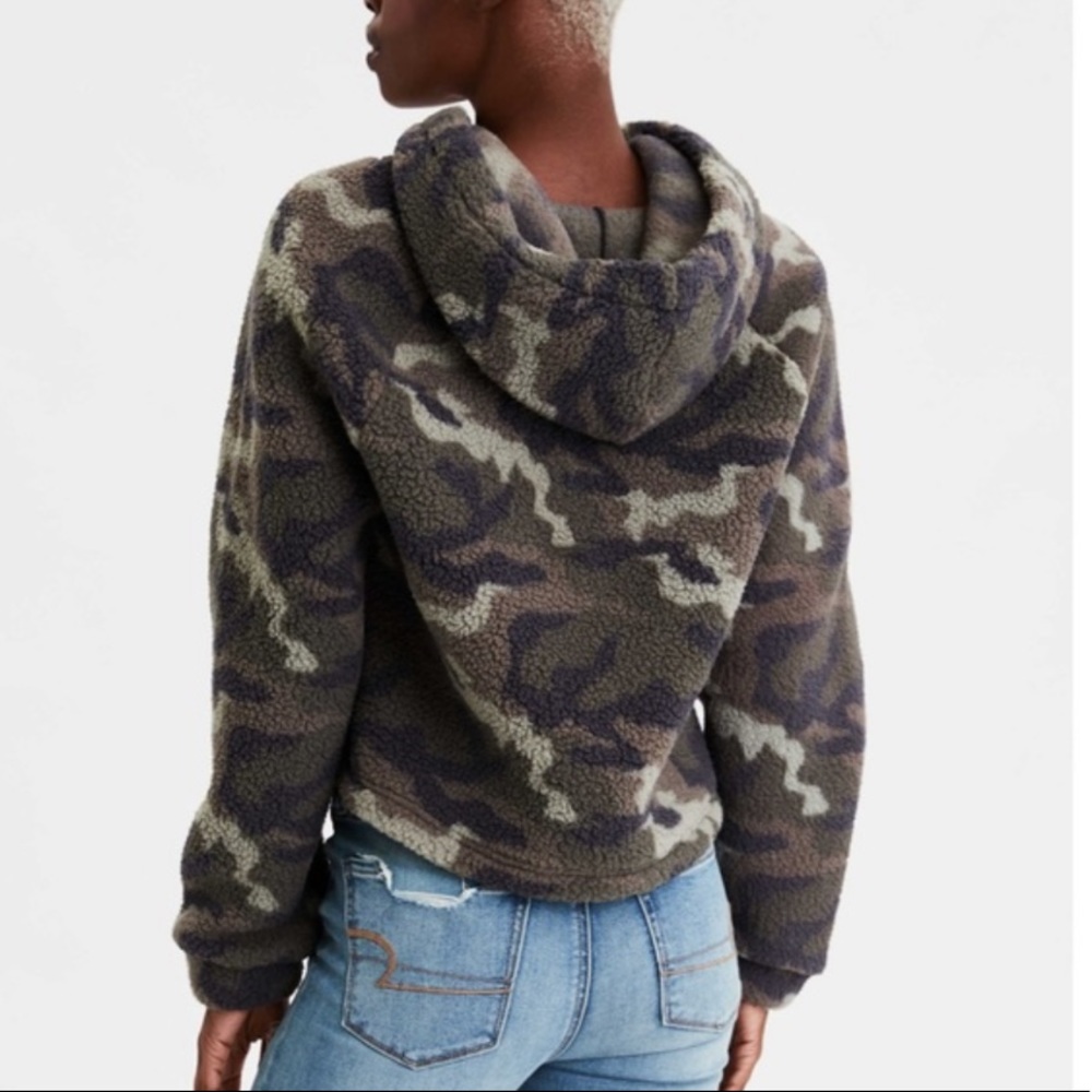 American Eagle Fuzzy Sherpa Camo Crop Hoodie - Picture 3 of 4
